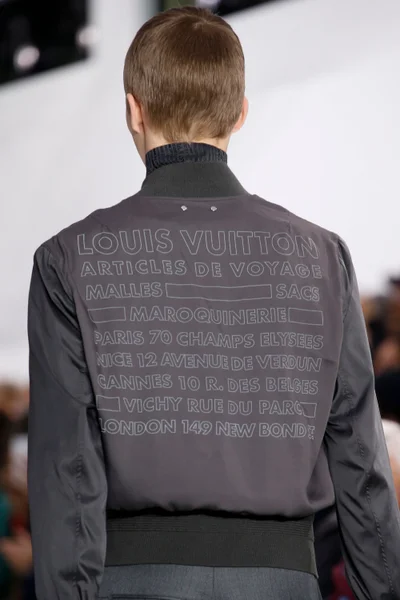 Look 27
